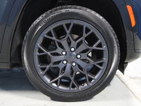Used 2023 Jeep Grand Cherokee L Summit w/ Advanced Protech Group IV AWD/4WD image 41