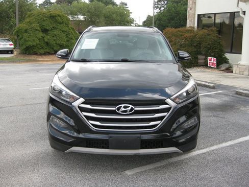 Used 2017 Hyundai Tucson Value FWD image 2