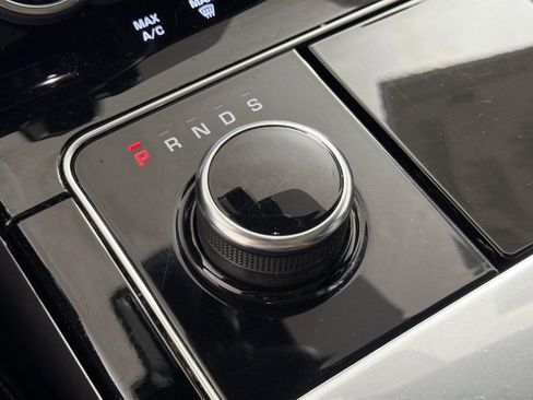 Used 2020 Land Rover Range Rover Velar R-Dynamic S image 16