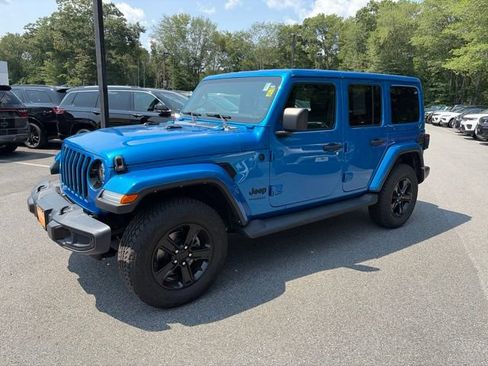 Certified 2022 Jeep Wrangler Unlimited Sahara AWD/4WD image 2