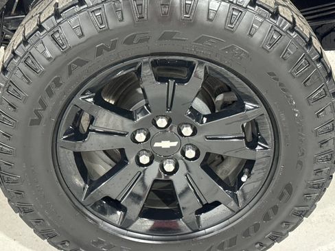 Used 2022 Chevrolet Colorado ZR2 w/ ZR2 Dusk Special Edition image 8