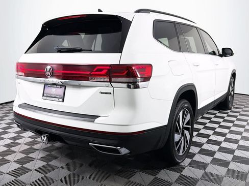 Used 2025 Volkswagen Atlas SE AWD/4WD image 24