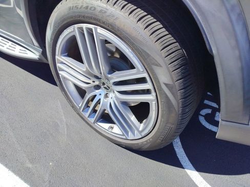 Used 2022 Mercedes-Benz GLS 450 4MATIC image 9