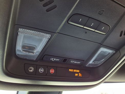 Used 2024 Buick Enclave Essence w/ Technology Package image 17