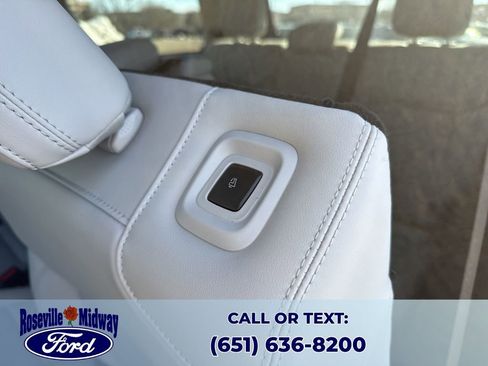 Used 2025 Ford Expedition Platinum image 37