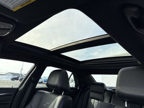 Used 2012 Chrysler 300 S w/ Luxury Group image 16