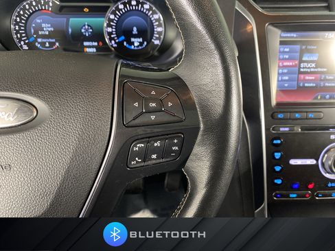 Used 2016 Ford Explorer Platinum image 26