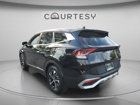 Used 2023 Kia Sportage EX image 2