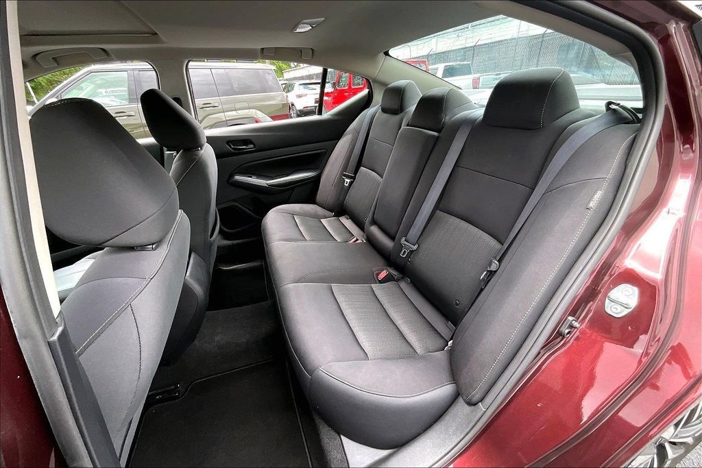 Used 2024 Nissan Altima 2.5 SV w/ SV Premium Package FWD image 20