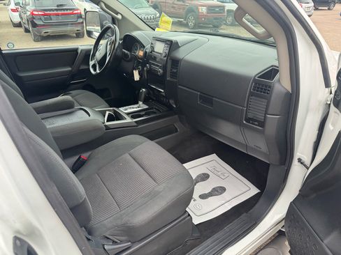 Used 2013 Nissan Titan S image 11