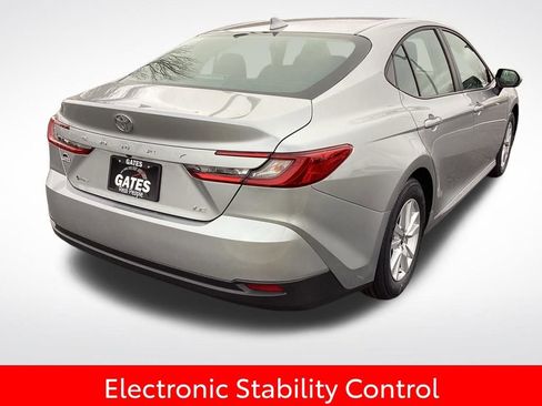 Used 2025 Toyota Camry LE image 10