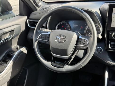 Used 2023 Toyota Highlander XSE AWD/4WD image 19