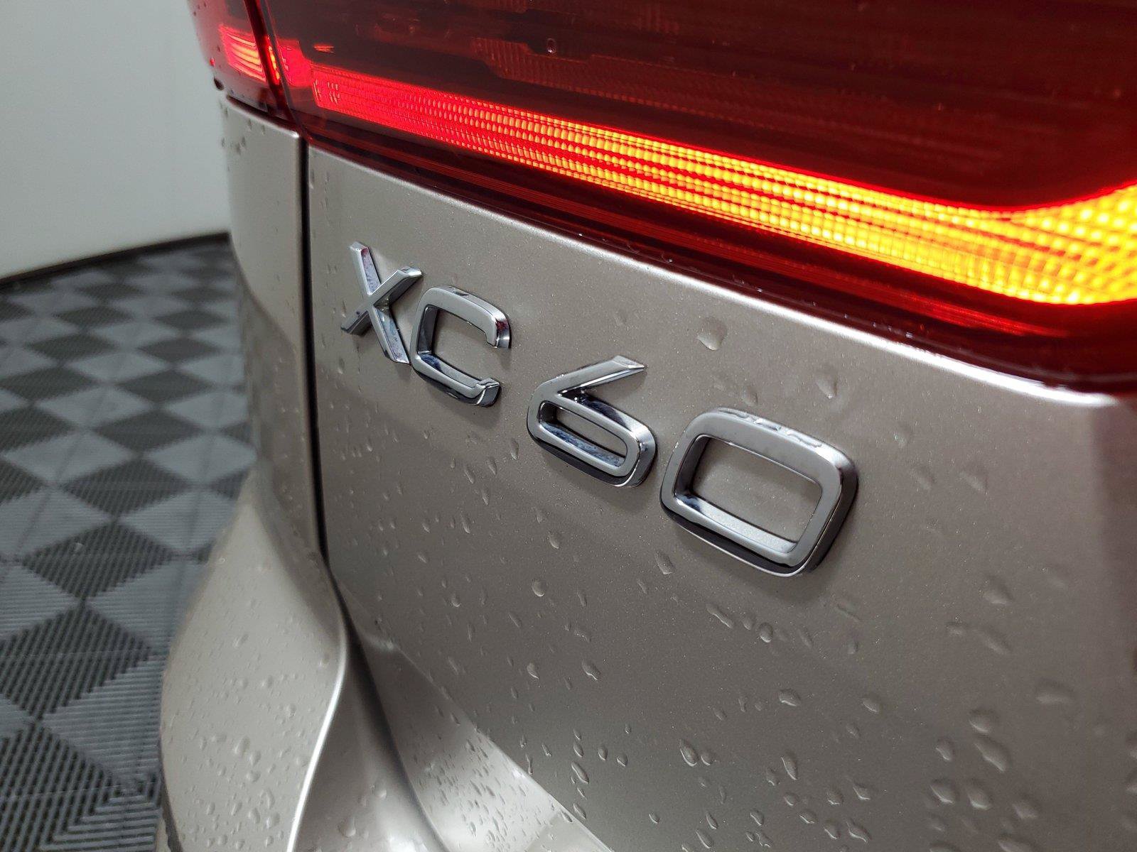 Used 2026 Volvo XC60 B5 Ultra AWD/4WD image 8