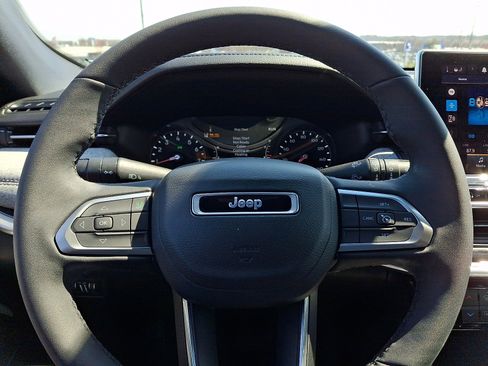 Certified 2023 Jeep Compass Latitude AWD/4WD image 18
