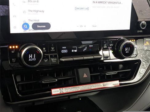 New 2026 Toyota Highlander Limited image 18