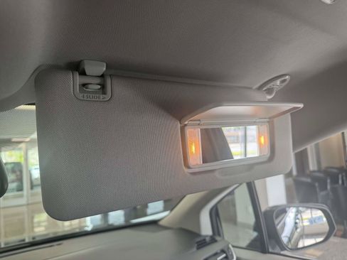 Used 2026 Toyota Sienna LE FWD image 28