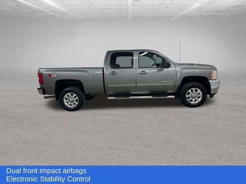 Used 2013 Chevrolet Silverado 2500 LTZ w/ LTZ Plus Package image 14