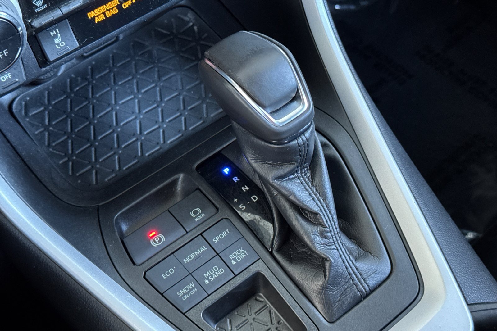 Certified 2020 Toyota RAV4 XLE Premium AWD/4WD image 20