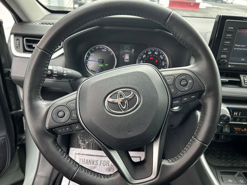 Used 2022 Toyota RAV4 XLE Premium image 20