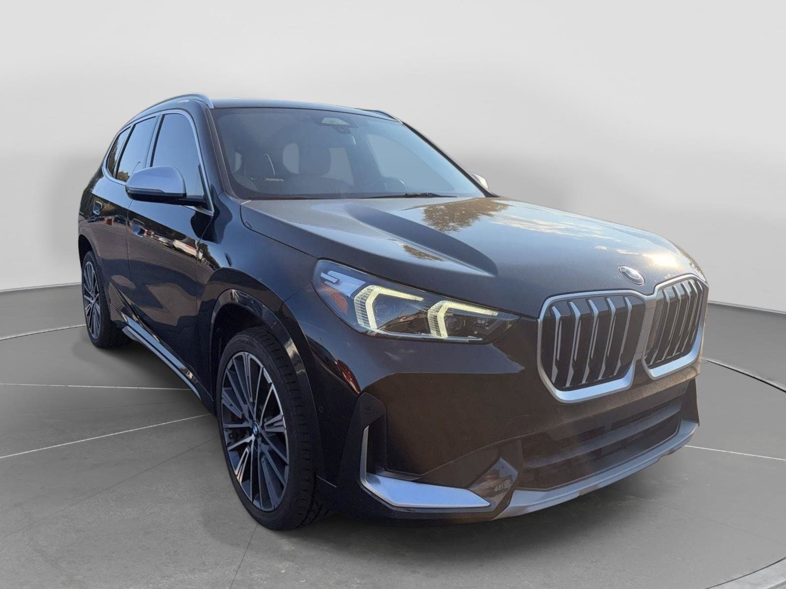Used 2023 BMW X1 xDrive28i AWD/4WD image 4