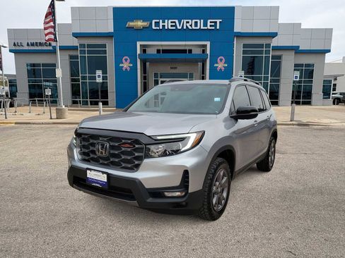 Used 2024 Honda Passport TrailSport image 1