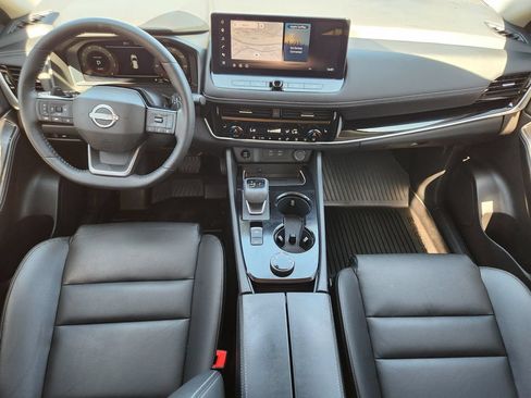 Used 2025 Nissan Rogue SL AWD/4WD image 25
