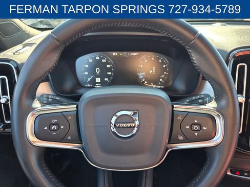 Used 2020 Volvo XC40 T5 Momentum w/ Premium Package image 27