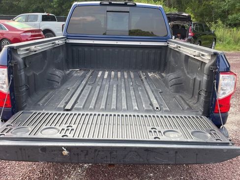 Used 2017 Nissan Titan PRO-4X w/ Pro-4x Convenience Package image 14