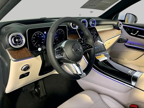 New 2026 Mercedes-Benz GLC 300 4MATIC image 9