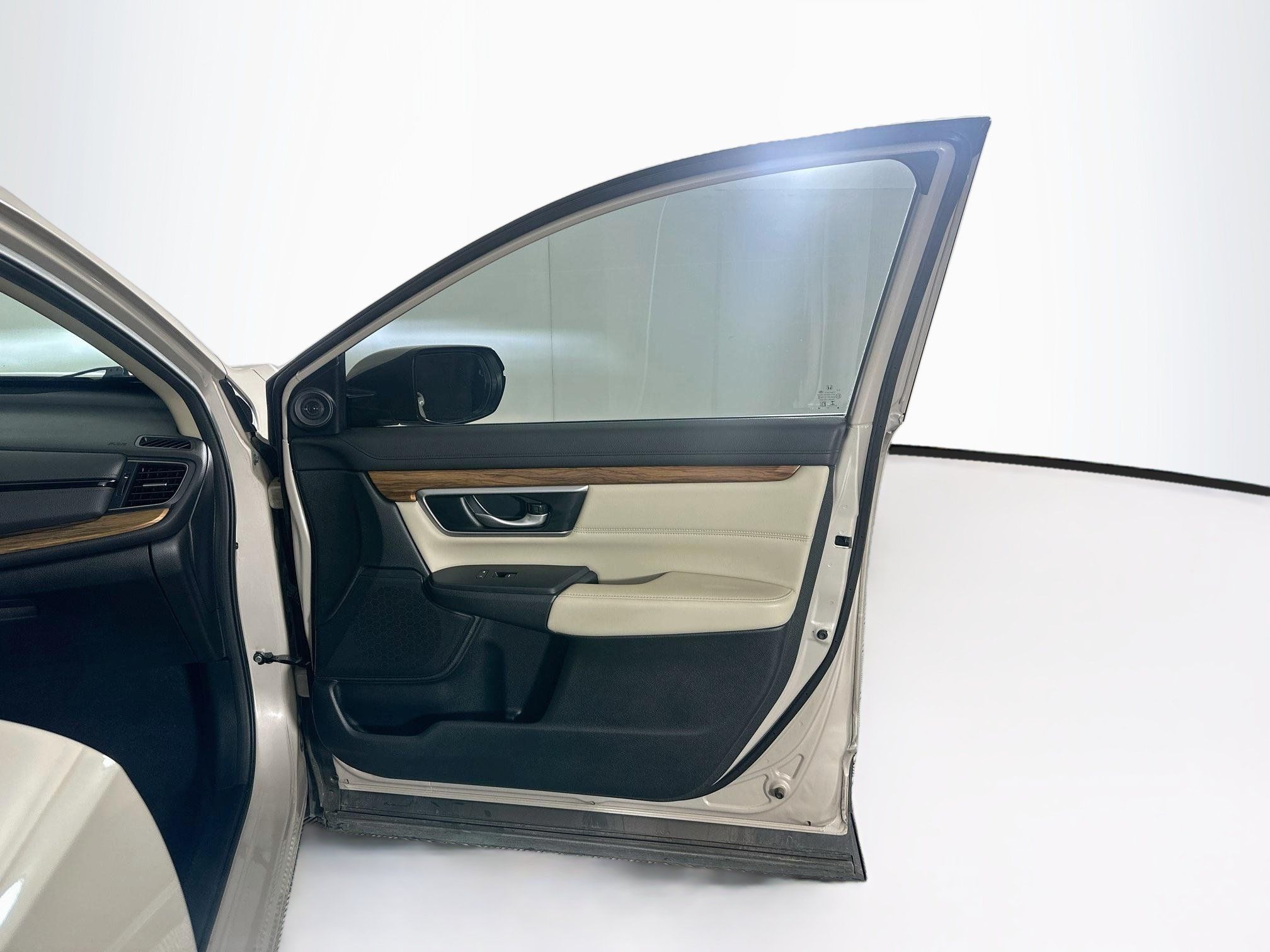Used 2019 Honda CR-V Touring image 34