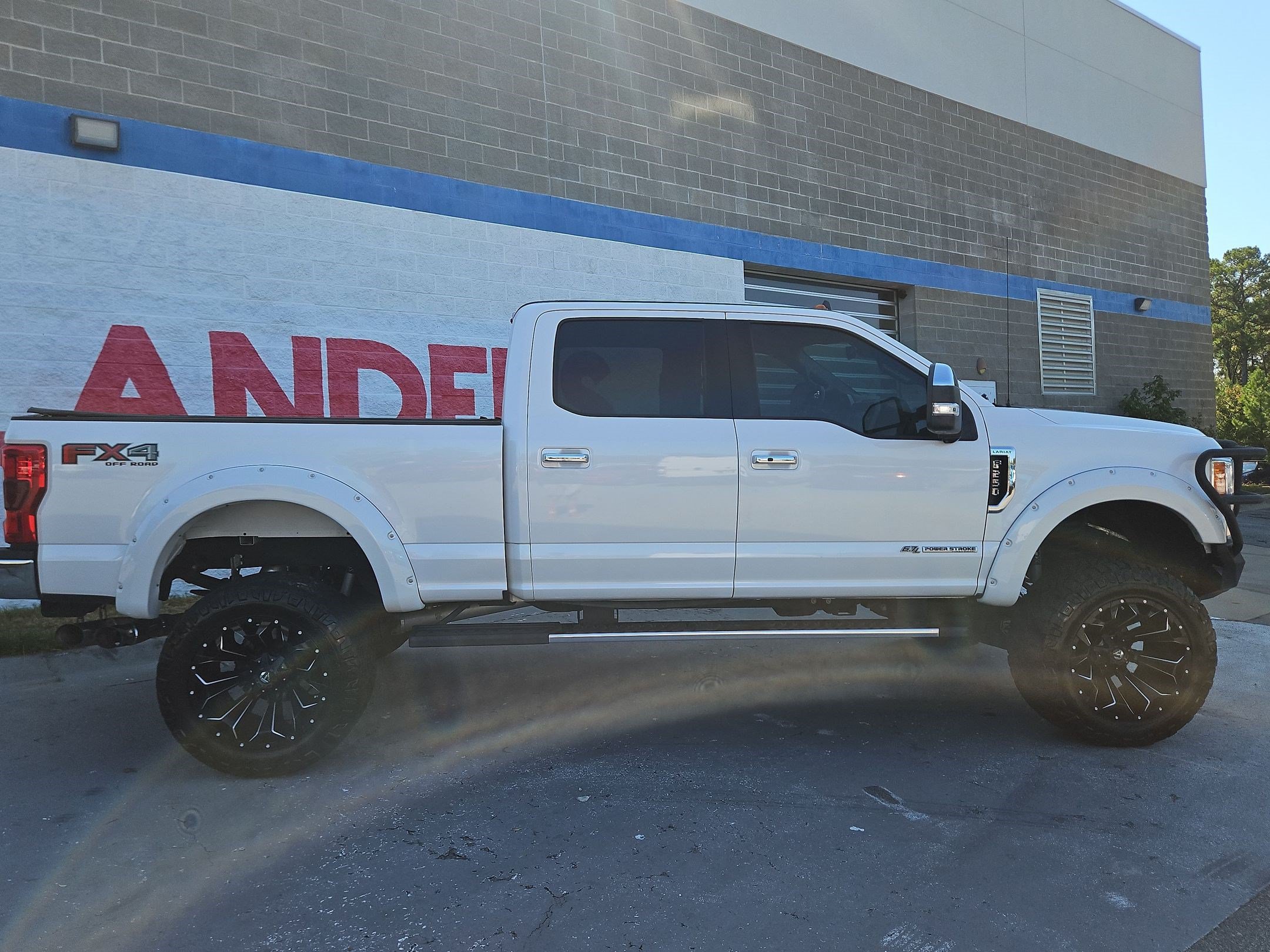 Used 2019 Ford F250 Lariat w/ Lariat Ultimate Package AWD/4WD image 8