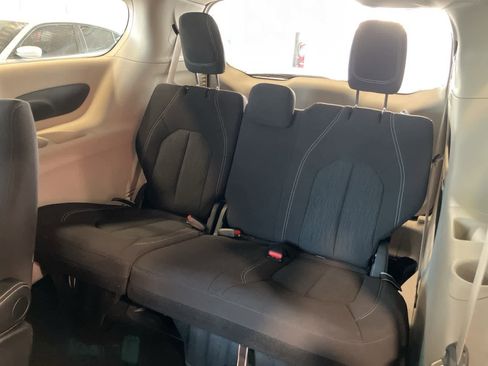Used 2024 Chrysler Voyager LX image 26