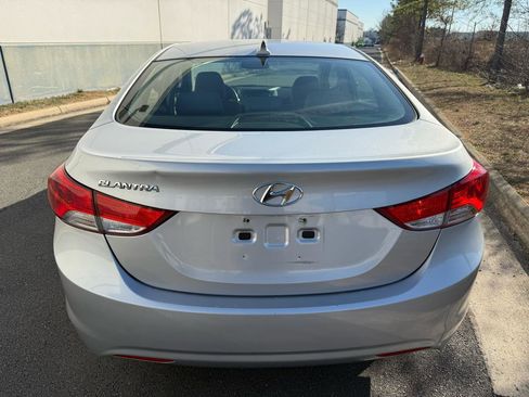 Used 2013 Hyundai Elantra GLS w/ Preferred Pkg image 8