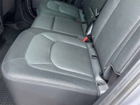 Used 2024 Land Rover Defender 110 X-Dynamic SE image 46