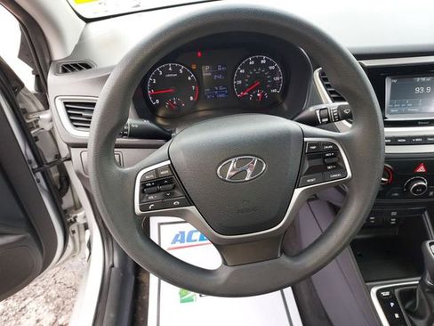 Used 2018 Hyundai Accent SE image 13