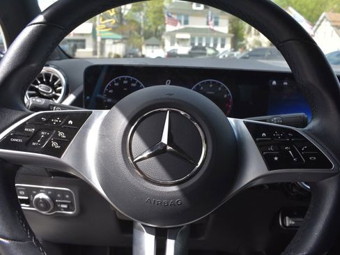 Used 2025 Mercedes-Benz GLA 250 image 14