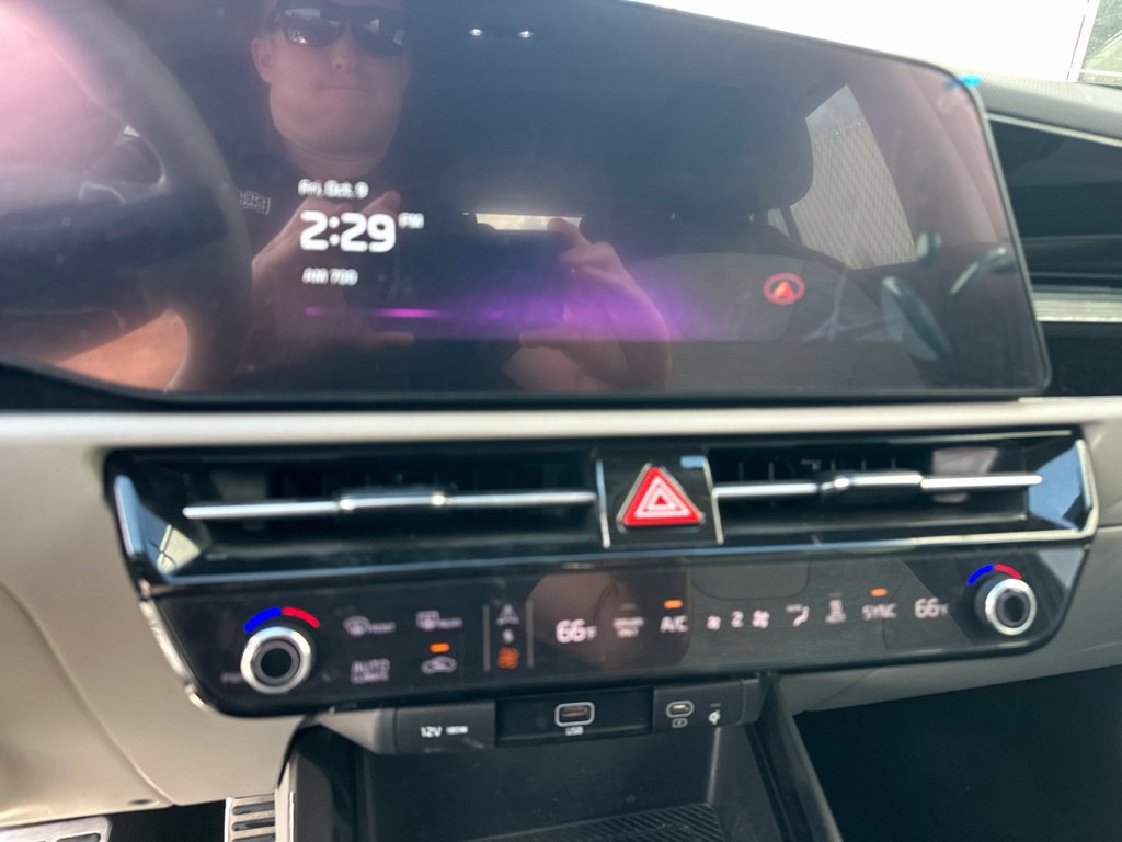 Used 2024 Kia Niro Wave w/ Wave Preserve Package FWD image 14