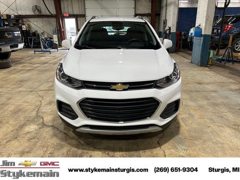 Used 2022 Chevrolet Trax LT w/ LT Convenience Package AWD/4WD image 10