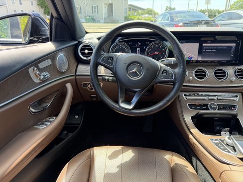 Used 2018 Mercedes-Benz E 300 4MATIC image 21