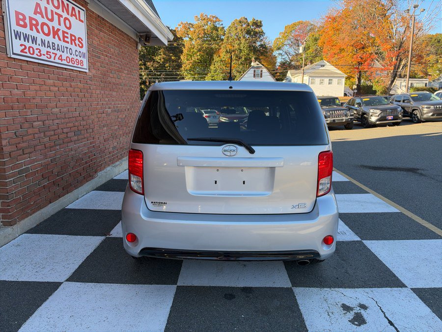 Used 2014 Scion xB FWD image 8