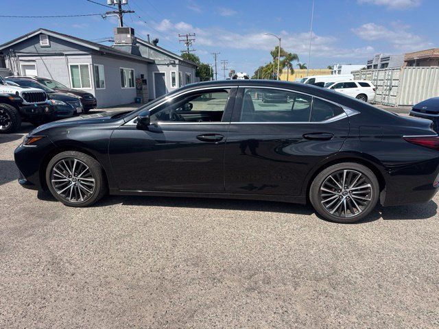 Used 2024 Lexus ES 350 w/ Premium Package FWD image 8