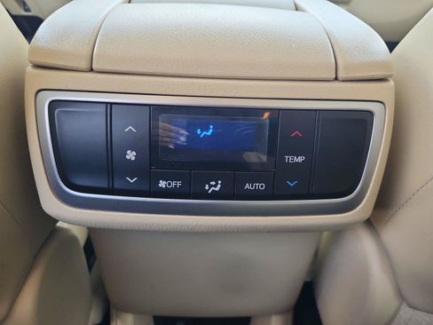 Used 2015 Toyota Highlander XLE AWD/4WD image 21