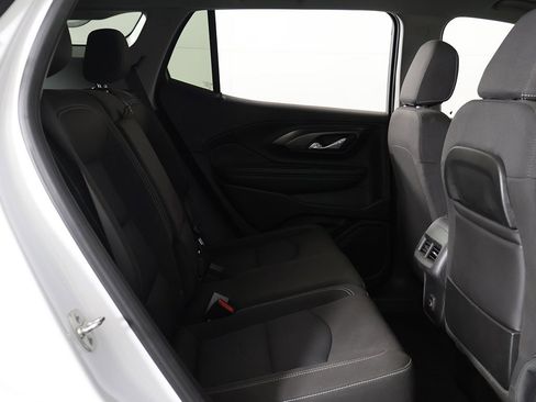 Used 2024 GMC Terrain SLE image 25