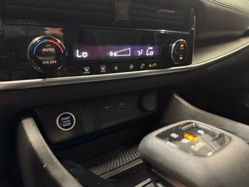 Used 2023 Nissan Rogue SV FWD image 24