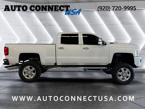 Used 2019 Chevrolet Silverado 2500 LTZ w/ Duramax Plus Package AWD/4WD image 4