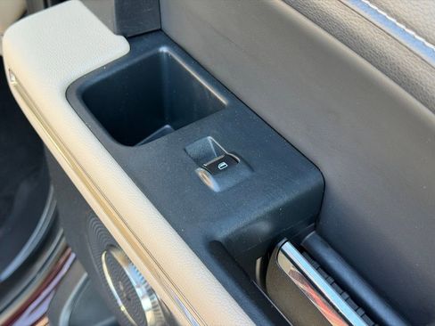 Used 2024 Ford Expedition Limited image 23