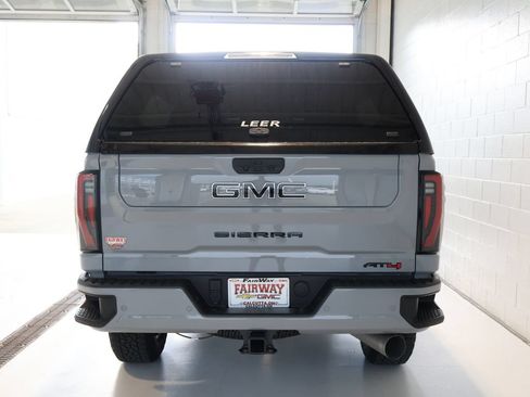 Used 2024 GMC Sierra 2500 AT4 w/ AT4 Premium Plus Package AWD/4WD image 9