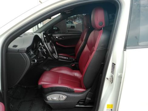 Used 2023 Porsche Macan Turbo AWD/4WD image 16