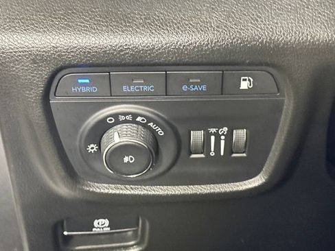 Used 2023 Jeep Grand Cherokee 30th Anniversary image 19