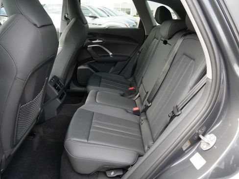 Used 2025 Audi Q5 Premium Plus w/ Premium Plus AWD/4WD image 8